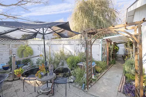 Exterior - 1515 E Castlecrest Ave, Visalia, CA 93292 photo 8 of 13
