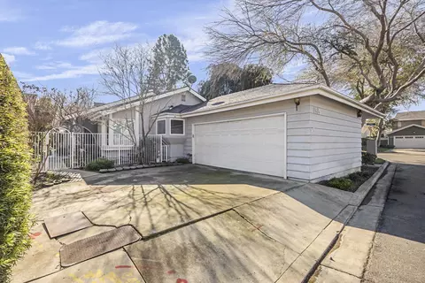 1515 E Castlecrest Ave, Visalia, CA 93292