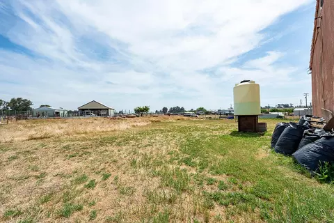Exterior - 2803 Sharon Blvd, Madera, CA 93638 photo 8 of 10