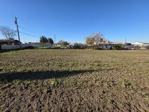 2331 W Front St, Selma, CA 93662 photo 3