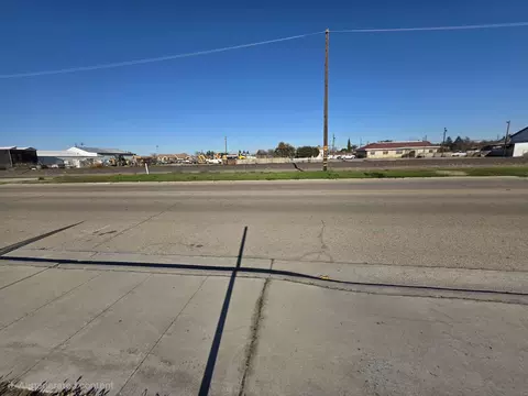 2331 W Front St, Selma, CA 93662 photo 6
