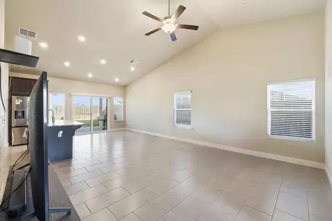 Living - 636 Castellina St, Lemoore, CA 93245 photo 1 of 2