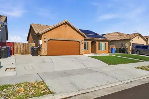 Exterior - 636 Castellina St, Lemoore, CA 93245 photo 2 of 5