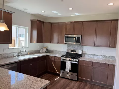 Kitchen - 941 E Harter Dr, Visalia, CA 93292 photo 2 of 3