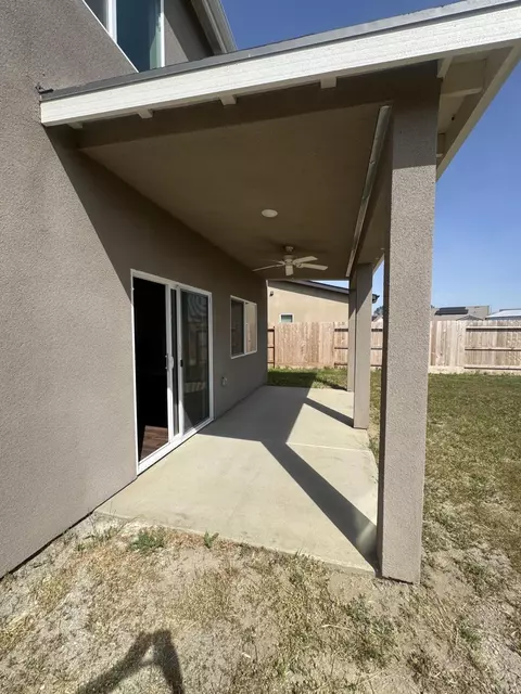Exterior - 941 E Harter Dr, Visalia, CA 93292 photo 3 of 6