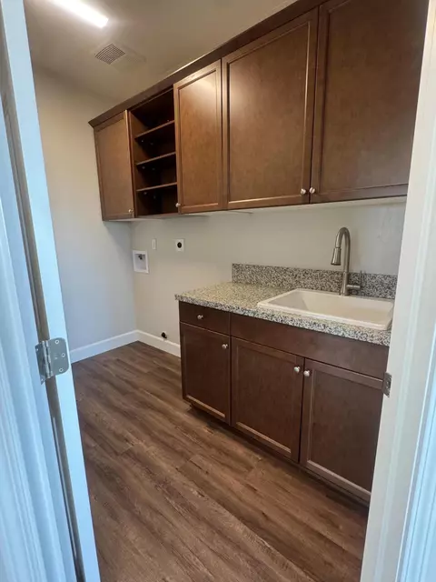 Other - 941 E Harter Dr, Visalia, CA 93292 photo 3 of 4