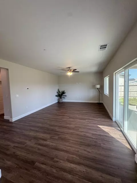 Living - 941 E Harter Dr, Visalia, CA 93292 photo 1 of 2