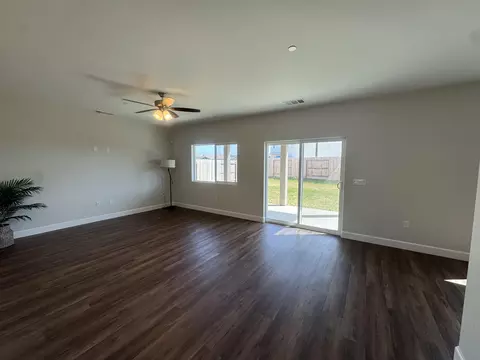 Living - 941 E Harter Dr, Visalia, CA 93292 photo 2 of 2