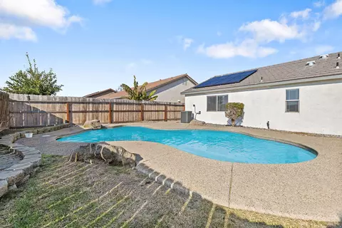 Exterior - 1459 Chimney Way, Lemoore, CA 93245 photo 3 of 6