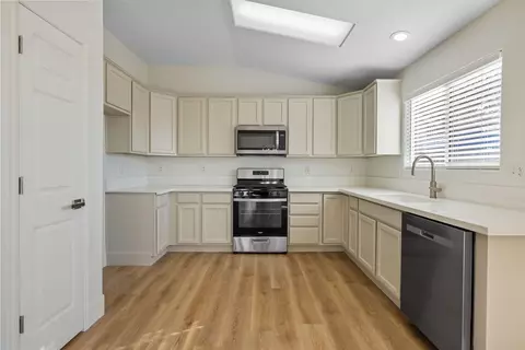 Kitchen - 1459 Chimney Way, Lemoore, CA 93245 photo 1 of 2