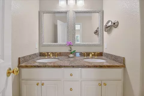 Bath - 57 Carmel Ave, Salinas, CA 93901 photo 4 of 8