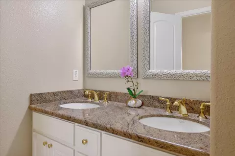 Bath - 57 Carmel Ave, Salinas, CA 93901 photo 6 of 8