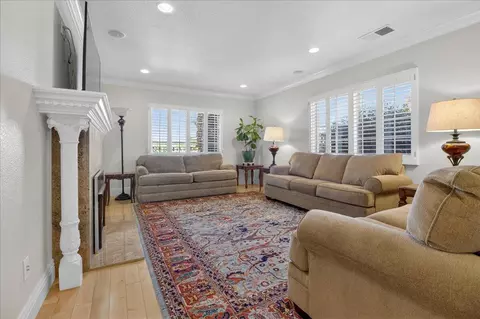 Living - 57 Carmel Ave, Salinas, CA 93901 photo 3 of 4