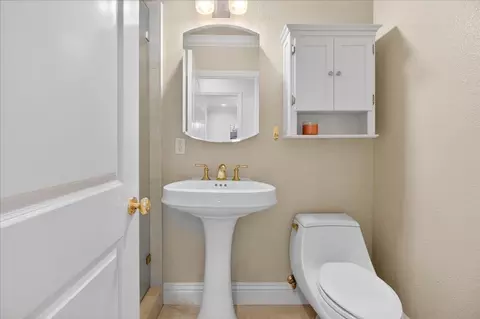 Bath - 57 Carmel Ave, Salinas, CA 93901 photo 7 of 8
