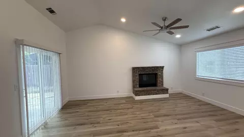 Living - 653 Alpha St, Tulare, CA 93274 photo 1 of 4