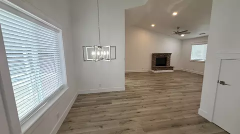Living - 653 Alpha St, Tulare, CA 93274 photo 2 of 4