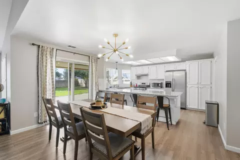 Dining - 416 Jesse St, Exeter, CA 93221 photo 1 of 2