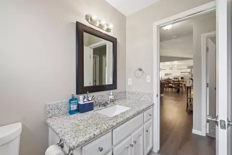 Bath - 416 Jesse St, Exeter, CA 93221 photo 2 of 5