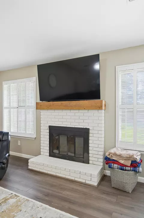 Living - 416 Jesse St, Exeter, CA 93221 photo 1 of 1