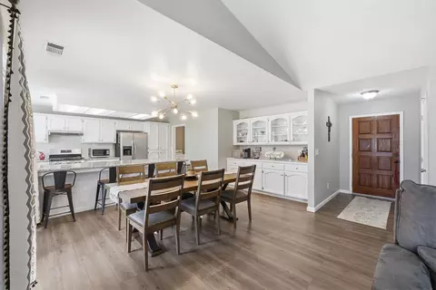 Entry Way - 416 Jesse St, Exeter, CA 93221 photo 4 of 4