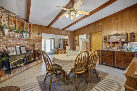 Dining - 29979 Rd 196, Exeter, CA 93221 photo 2 of 6