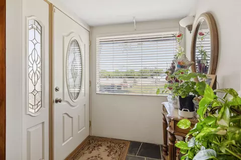 Entry Way - 29979 Rd 196, Exeter, CA 93221 photo 7 of 8