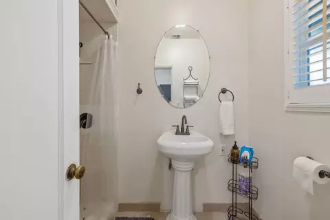 Bath - 457 W Maple St, Exeter, CA 93221 photo 1 of 1