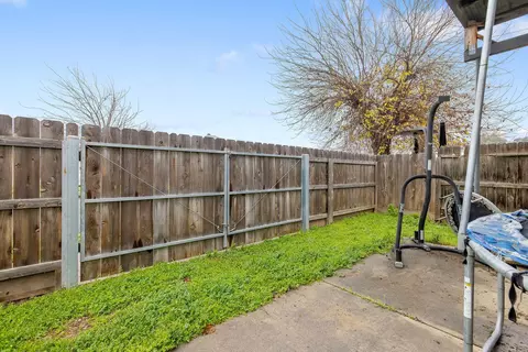 Exterior - 457 W Maple St, Exeter, CA 93221 photo 5 of 5