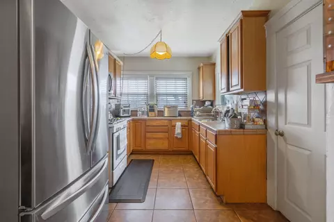 Kitchen - 457 W Maple St, Exeter, CA 93221 photo 2 of 2