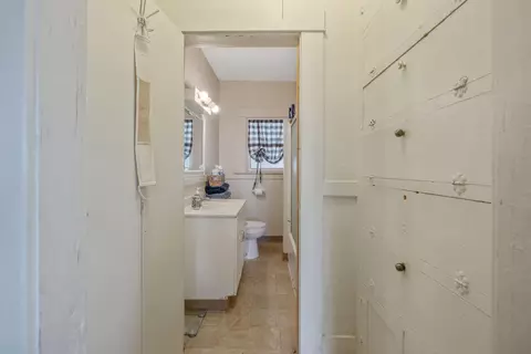 Entry Way - 457 W Maple St, Exeter, CA 93221 photo 4 of 4