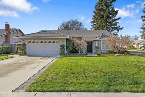 1831 S Cottonwood St, Visalia, CA 93277