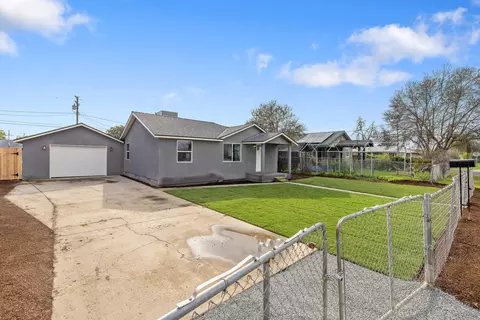 725 W Harold Ave, Visalia, CA 93291