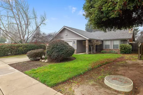 1913 S Johnson St, Visalia, CA 93277