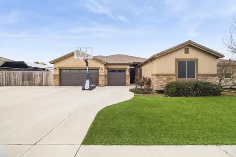 2625 N Mendonca St, Visalia, CA 93291
