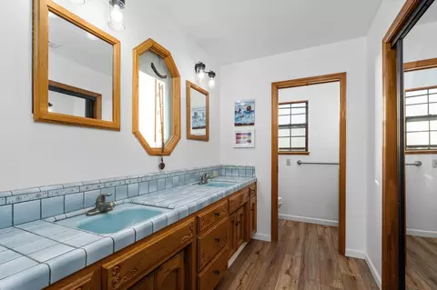 Bath - 17799 Avenue 280 #B, Exeter, CA 93221 photo 2 of 3