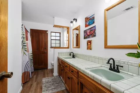 Bath - 17799 Avenue 280 #B, Exeter, CA 93221 photo 1 of 3