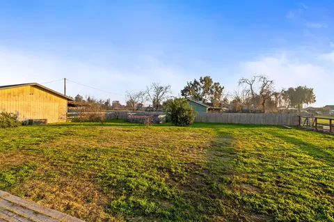 Exterior - 17799 Avenue 280 #B, Exeter, CA 93221 photo 12 of 12
