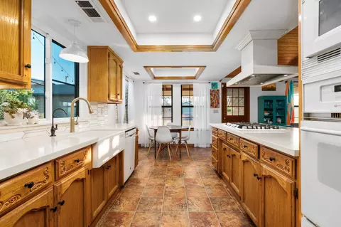 Kitchen - 17799 Avenue 280 #B, Exeter, CA 93221 photo 1 of 5