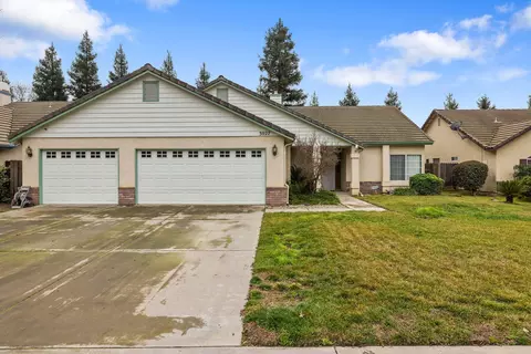 3027 W Rialto Ave, Visalia, CA 93277