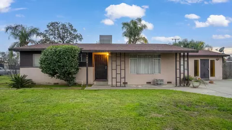 1209 Pioneer Ave, Porterville, CA 93257