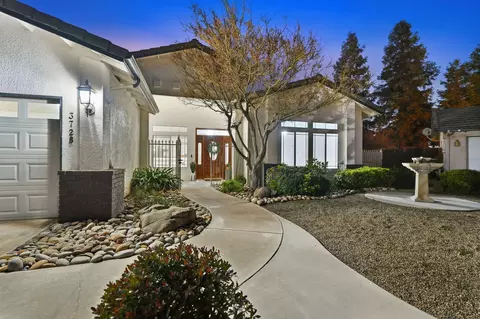 Exterior - 3728 E Stapp Ct, Visalia, CA 93292 photo 5 of 27
