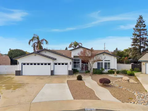 Exterior - 3728 E Stapp Ct, Visalia, CA 93292 photo 8 of 27