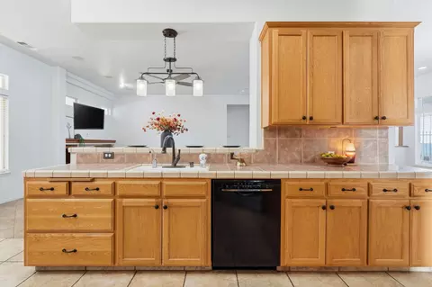 Kitchen - 3728 E Stapp Ct, Visalia, CA 93292 photo 3 of 4
