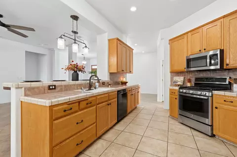 Kitchen - 3728 E Stapp Ct, Visalia, CA 93292 photo 1 of 4