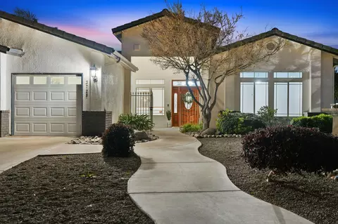 Exterior - 3728 E Stapp Ct, Visalia, CA 93292 photo 4 of 27