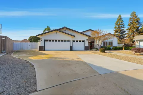 Exterior - 3728 E Stapp Ct, Visalia, CA 93292 photo 9 of 27