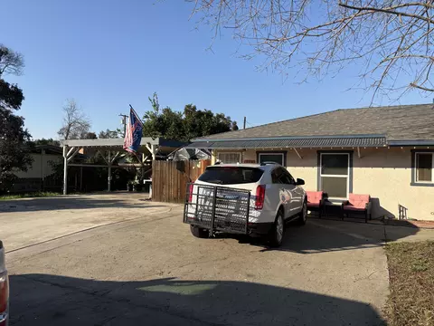 1243 S South Conyer Street St, Visalia, CA 93277