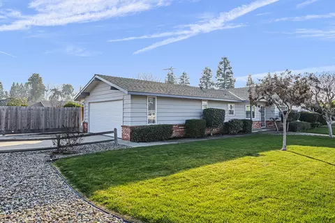 2415 E Feemster Ave, Visalia, CA 93292 photo 4