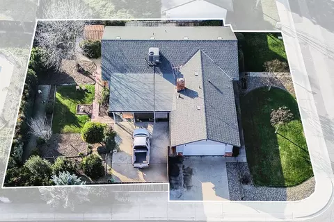 2415 E Feemster Ave, Visalia, CA 93292 photo 9
