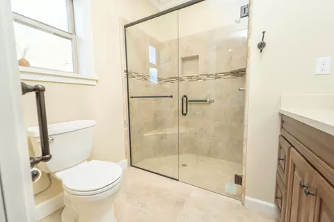 Bath - 43433 Kaweah River Dr, Three Rivers, CA 93271 photo 6 of 6